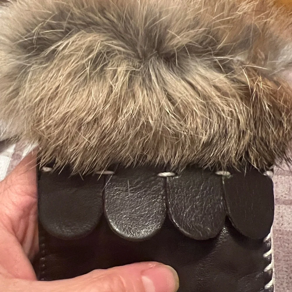 Luxurious vintage chocolate brown Leather Gloves with a real fur,  size 7
